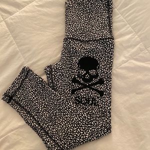 SoulCycle / Lululemon Wunder Under Crop - Size 6